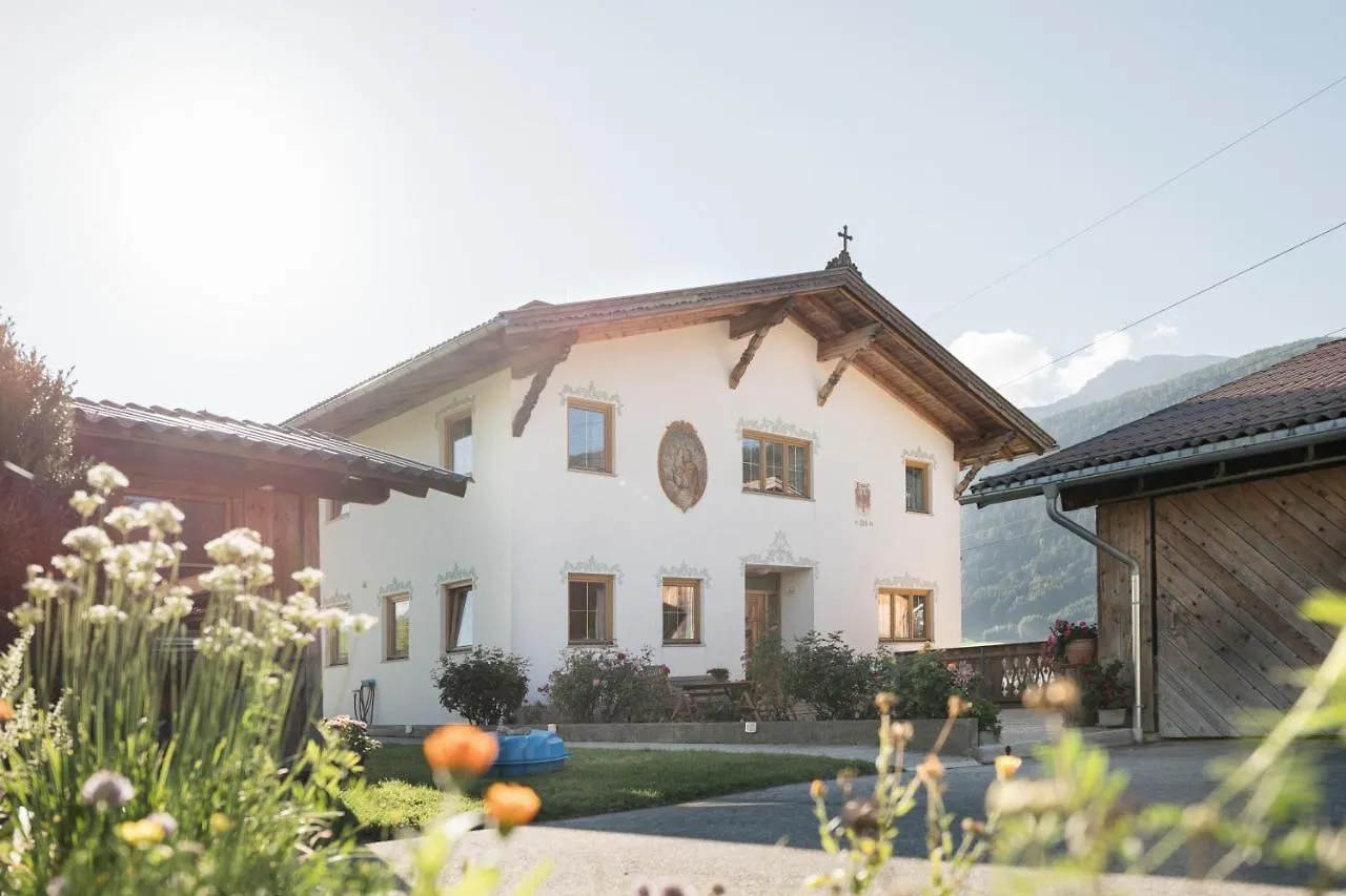 Hell Hof Appartement Innsbruck 0*,  Oostenrijk